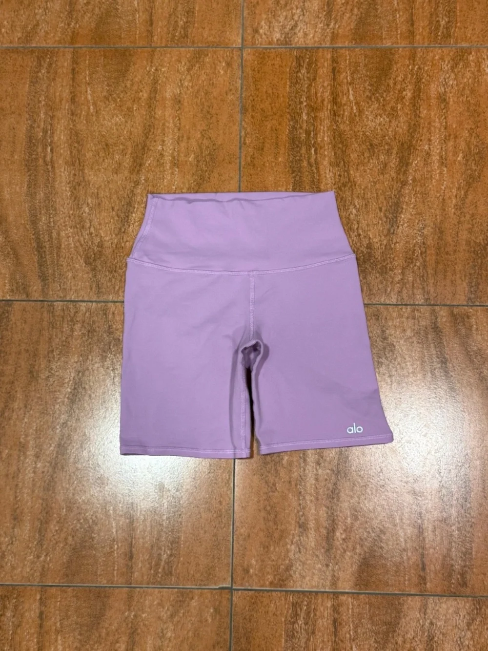 Alo Yoga High Waist Purple Lavender Bike Shorts XS.